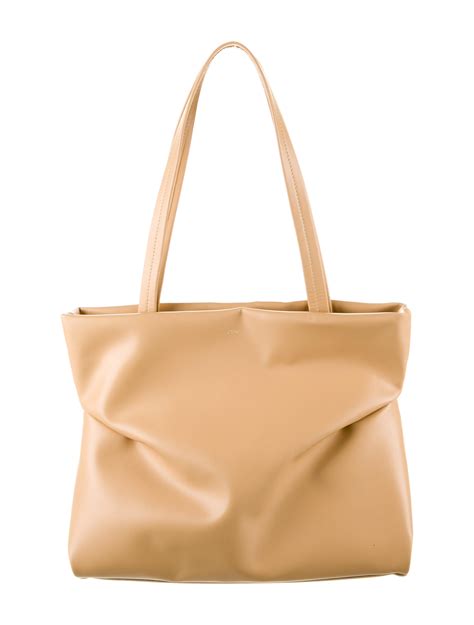 chloe judy leather tote